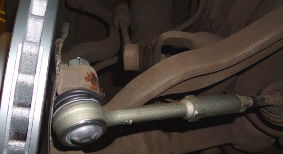 Замена рулевых наконечников в Минске на СТО